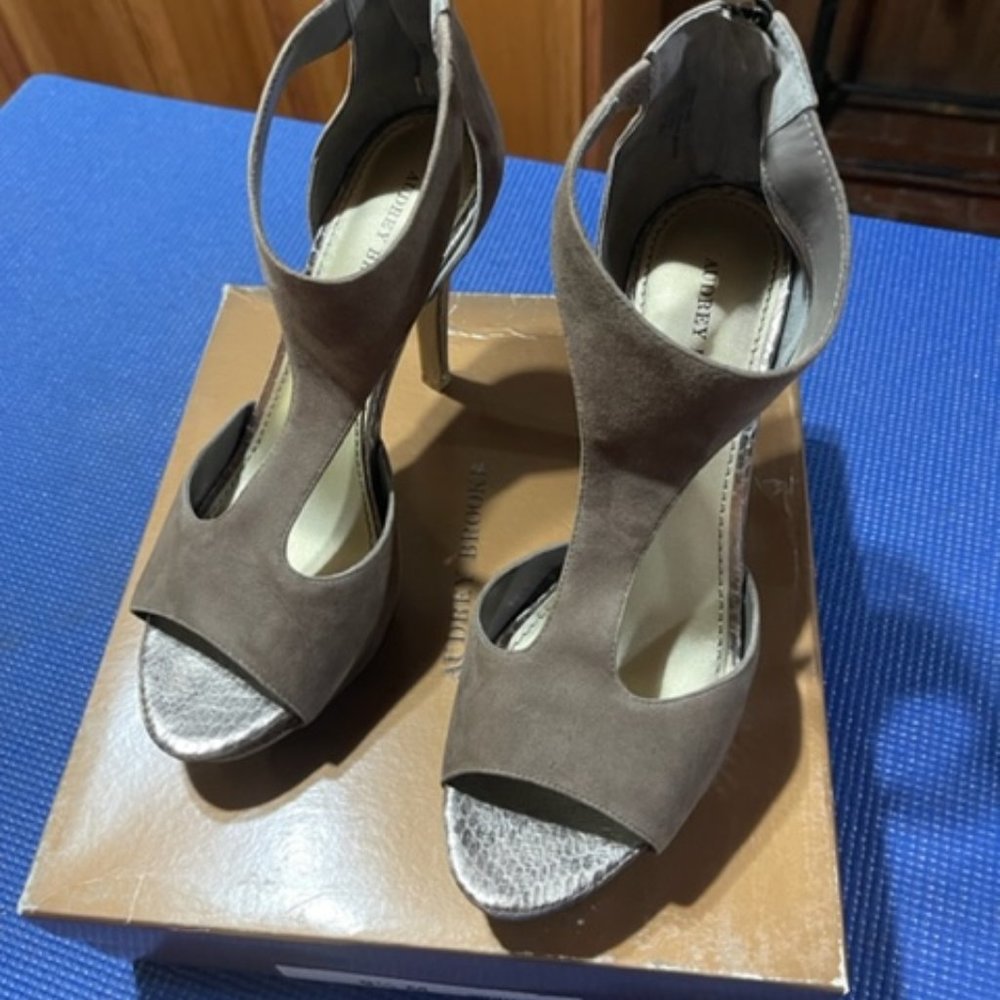 Audrey Brooke Stilletto Heel, Dressy Sandal, Size 9.5